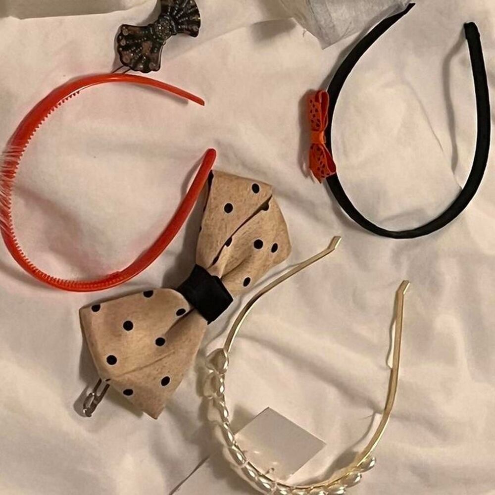 Fab Selection of Vintage Women's Hair Accessories + makeup bag + travel pouches